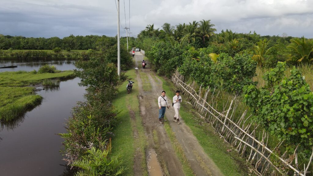 Konsultan Pertambangan melakukan site visit